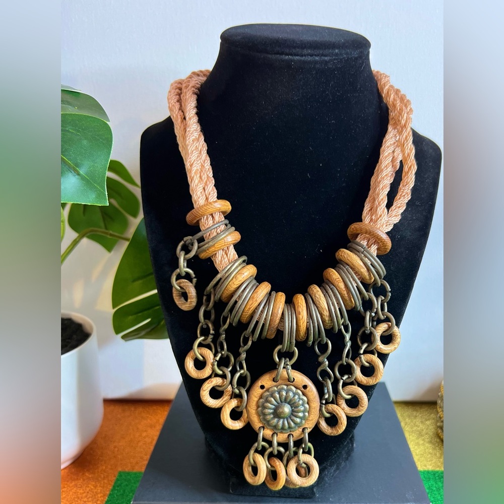 Vintage 80’s Néw Old Wooden Statement Necklace